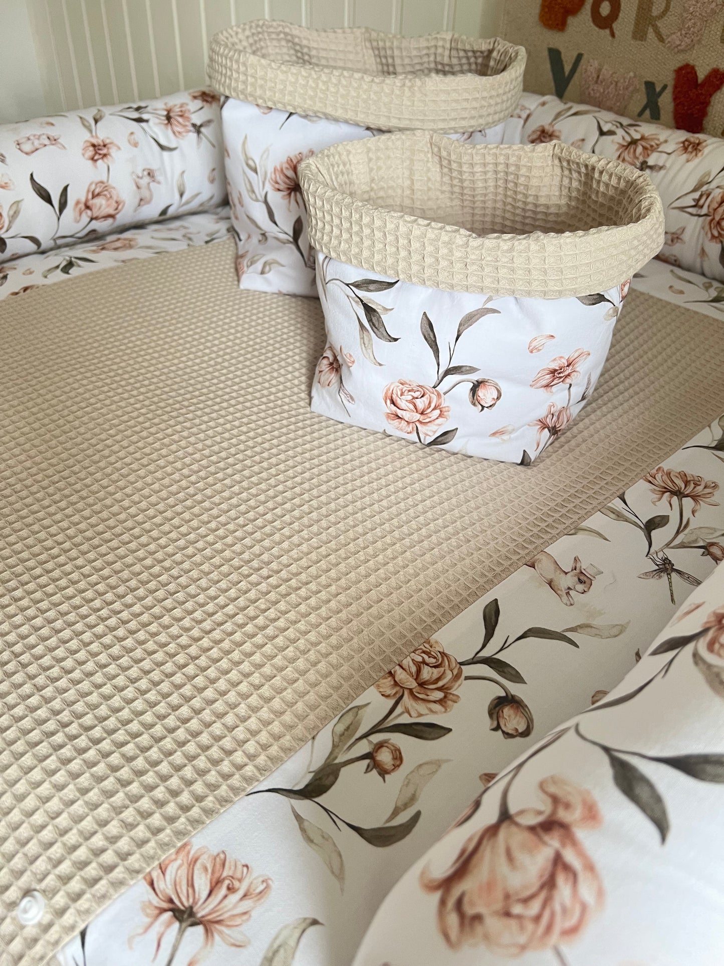Wickelauflage Set „Hase, Blumen+Waffelpique hellbeige“