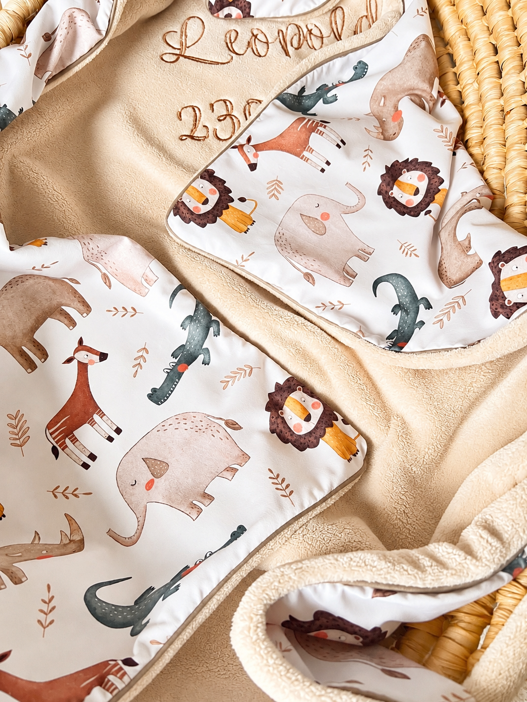 Kuscheldecke hellbeige „Afrika“ (einen Namen sticken ist gratis!)