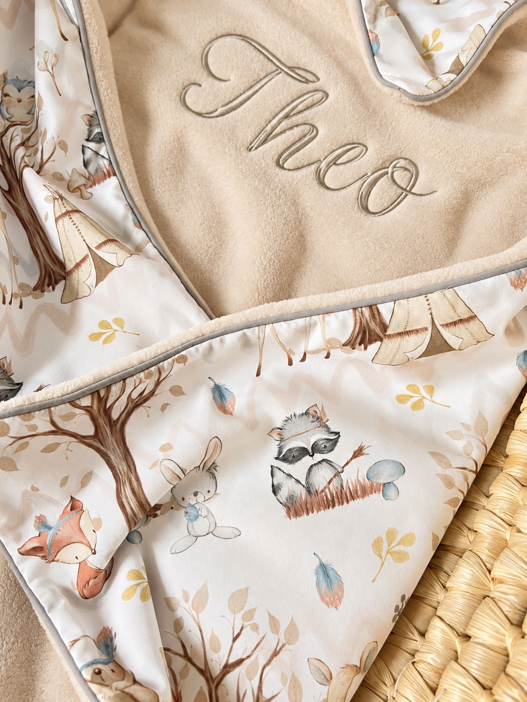 Kuscheldecke hellbeige „Waldtiere“ (einen Namen sticken ist gratis!)