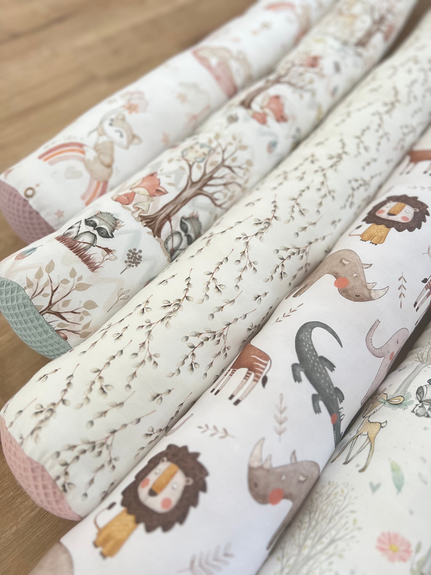 Bettschlange Wickeltischumrandung, verschiedene Stoffkombinationen