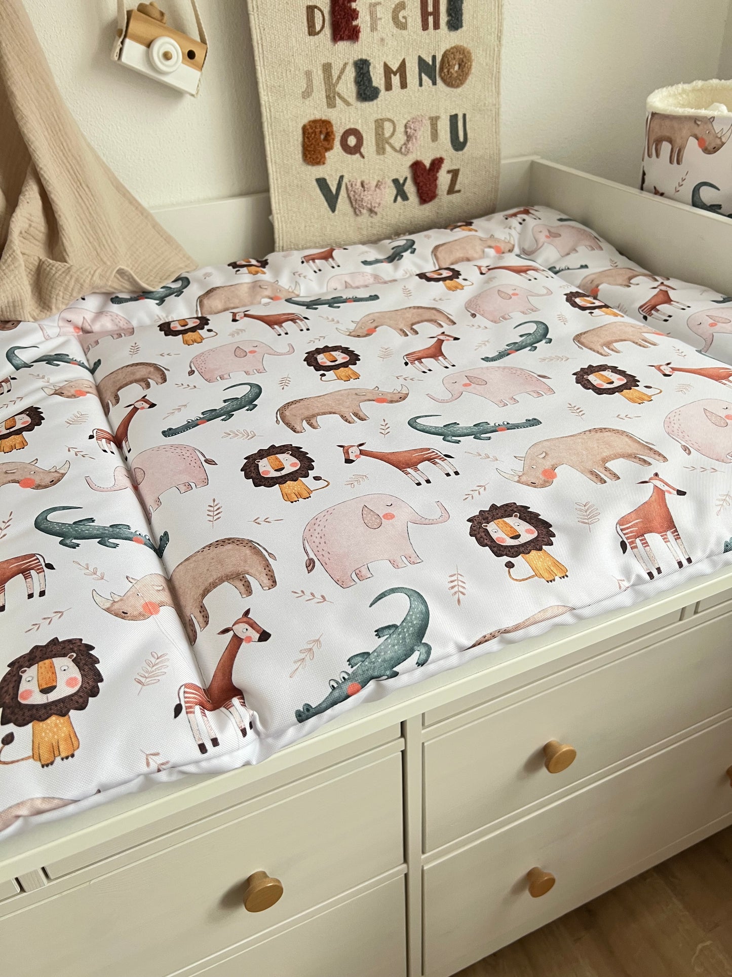 Wasserabweisende Wickelauflage "Afrika“