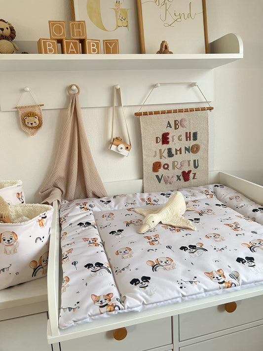 Wasserabweisende Wickelauflage "Hunde“