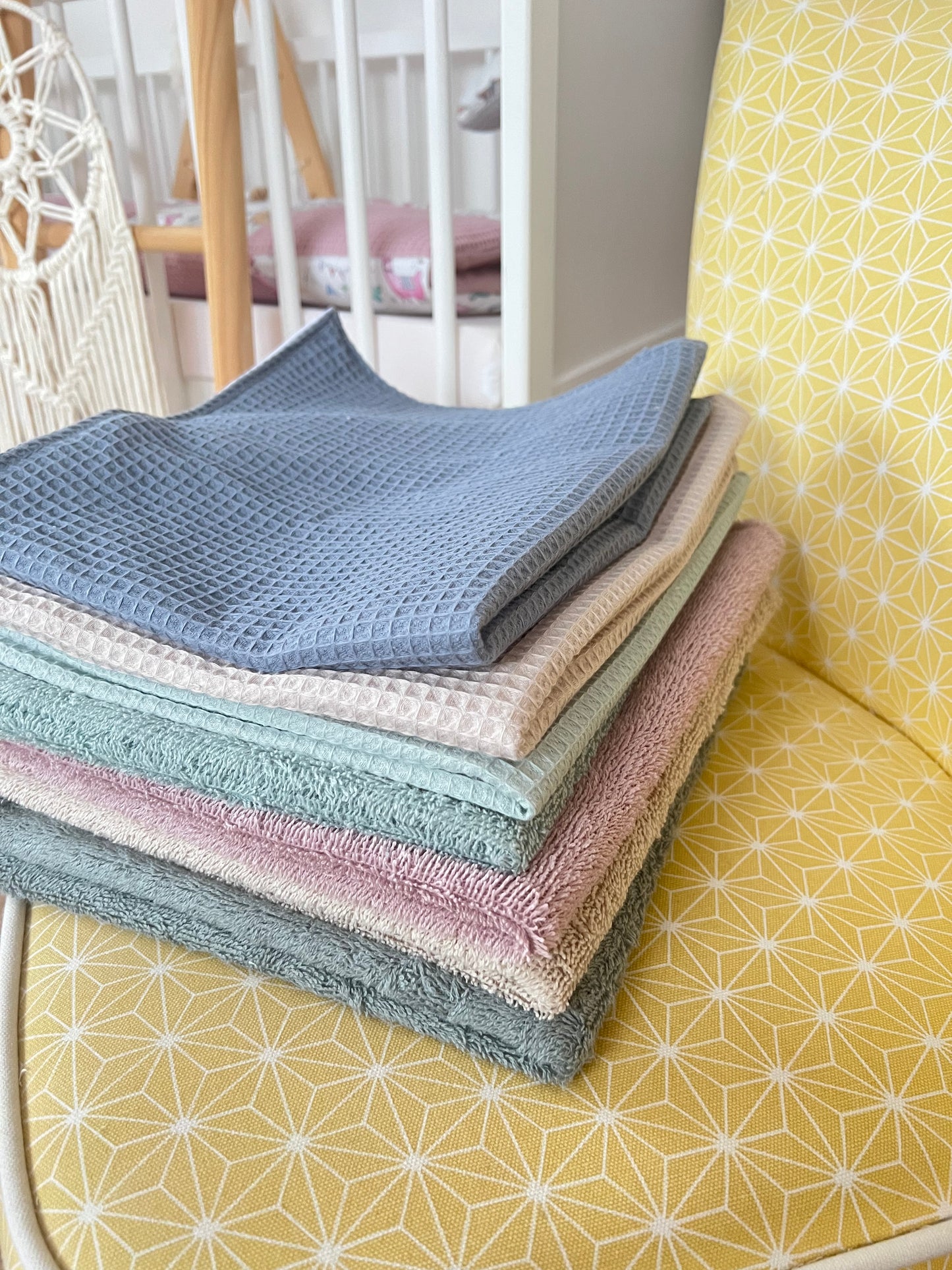 Separate Auflage mit den Druckknöpfen