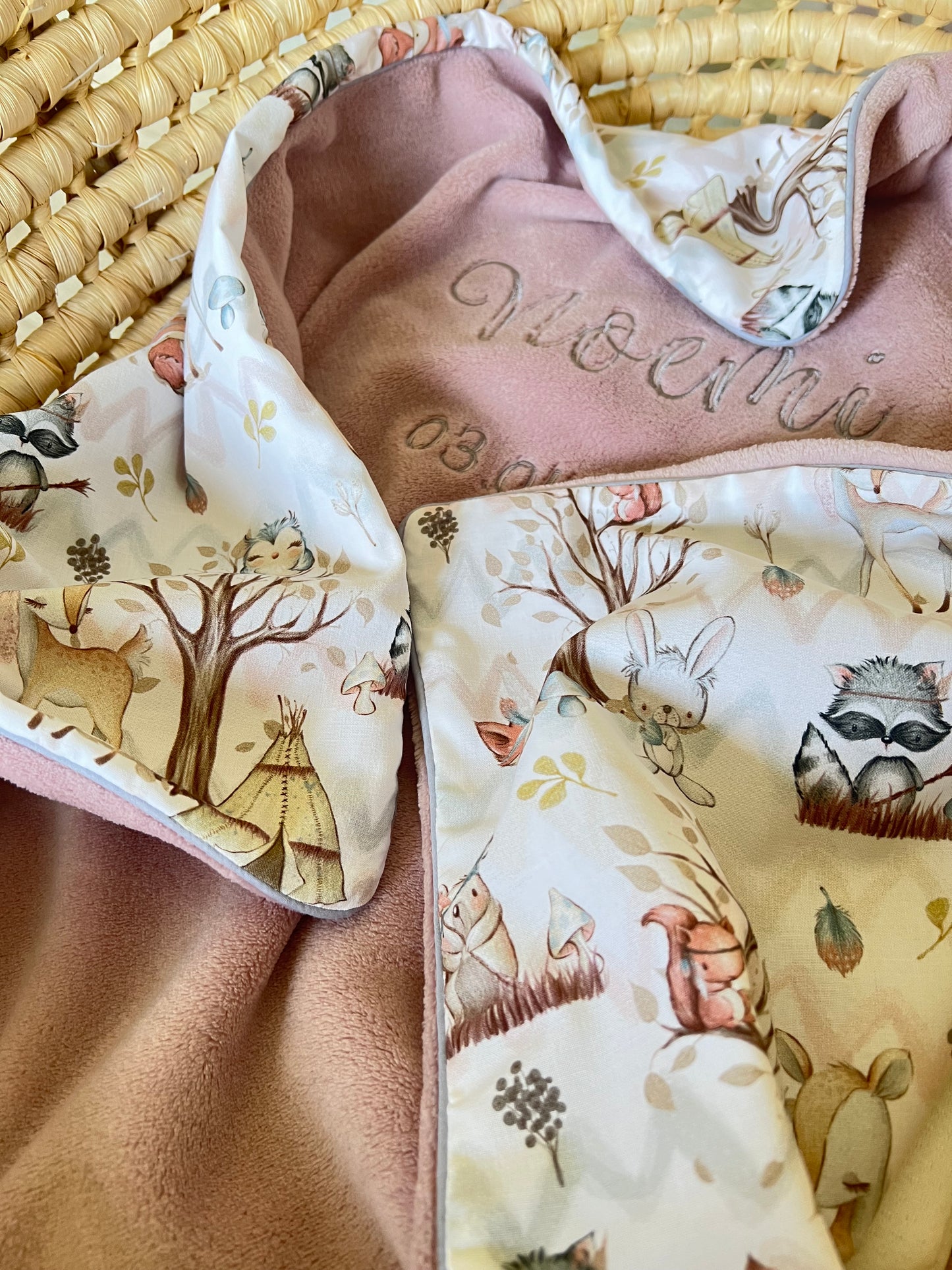 Kuscheldecke altrosa „Waldtiere“ (einen Namen sticken ist gratis!)