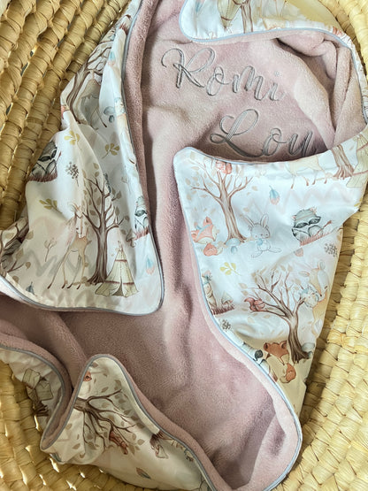 Kuscheldecke altrosa „Waldtiere“ (einen Namen sticken ist gratis!)