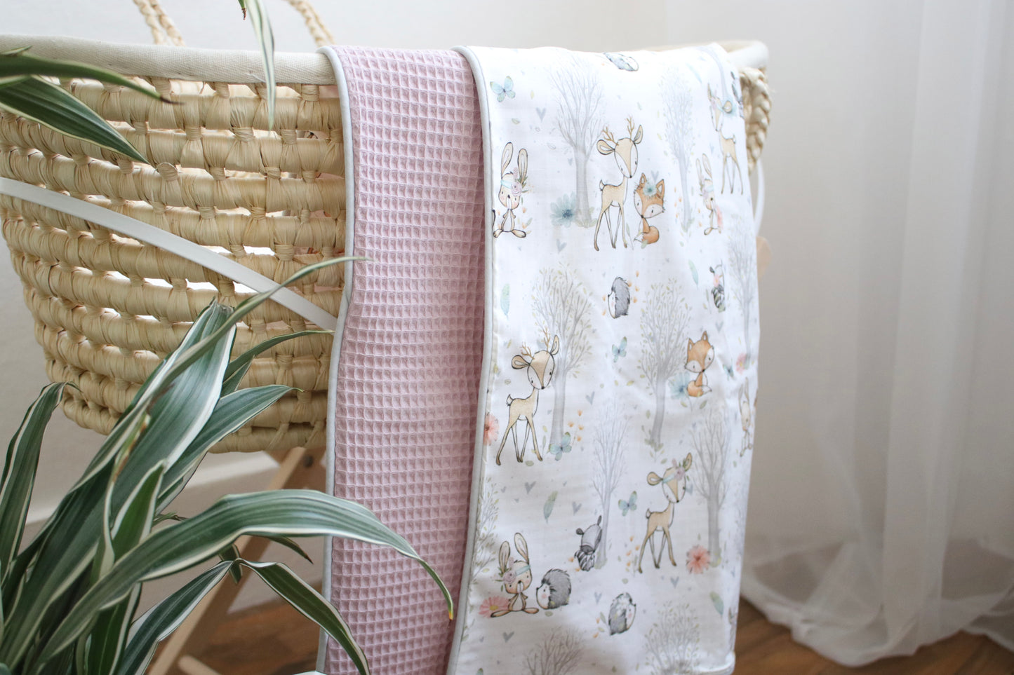 Babydecke "Babywaldtiere +Waffelpique altrosa" (einen Namen sticken ist gratis!)