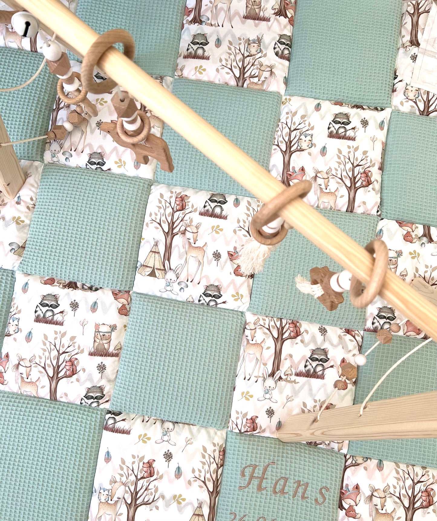 Krabbeldecke Patchwork „Waldtiere+Waffelpique hellgrün/mint“