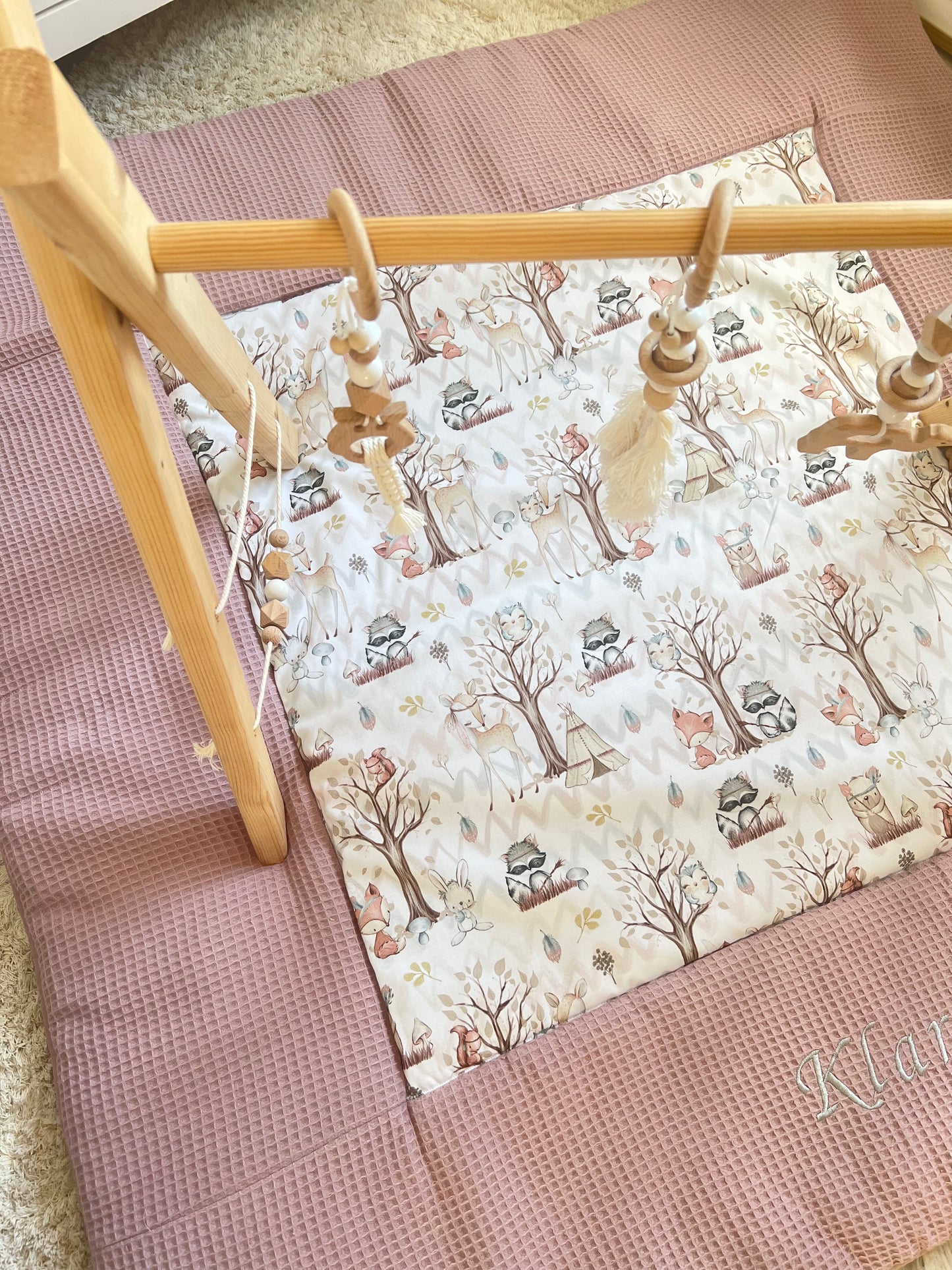 Krabbeldecke „Waldtiere+Waffelpique altrosa"