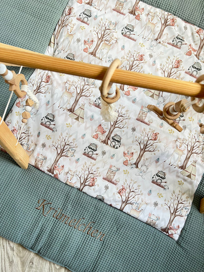 Krabbeldecke „Waldtiere+Waffelpique altgrün"