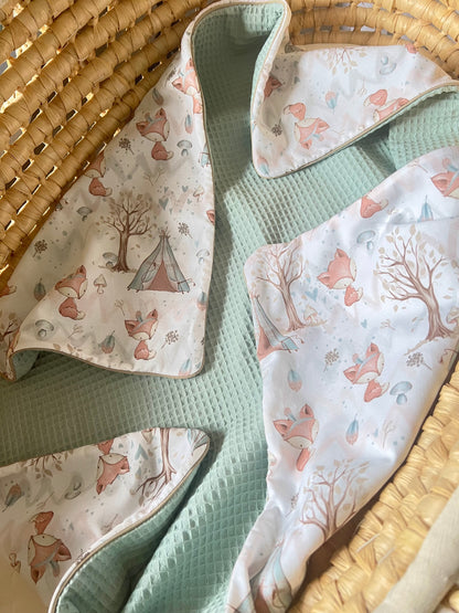 Babydecke "Füchse +Waffelpique hellgrün/mint" (einen Namen sticken ist gratis!)