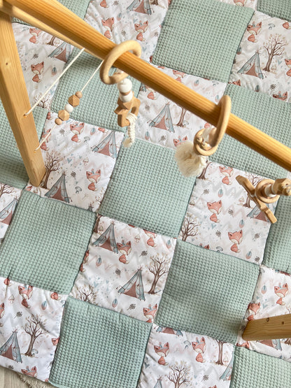 Krabbeldecke Patchwork „Füchse+Waffelpique hellgrün/mint“