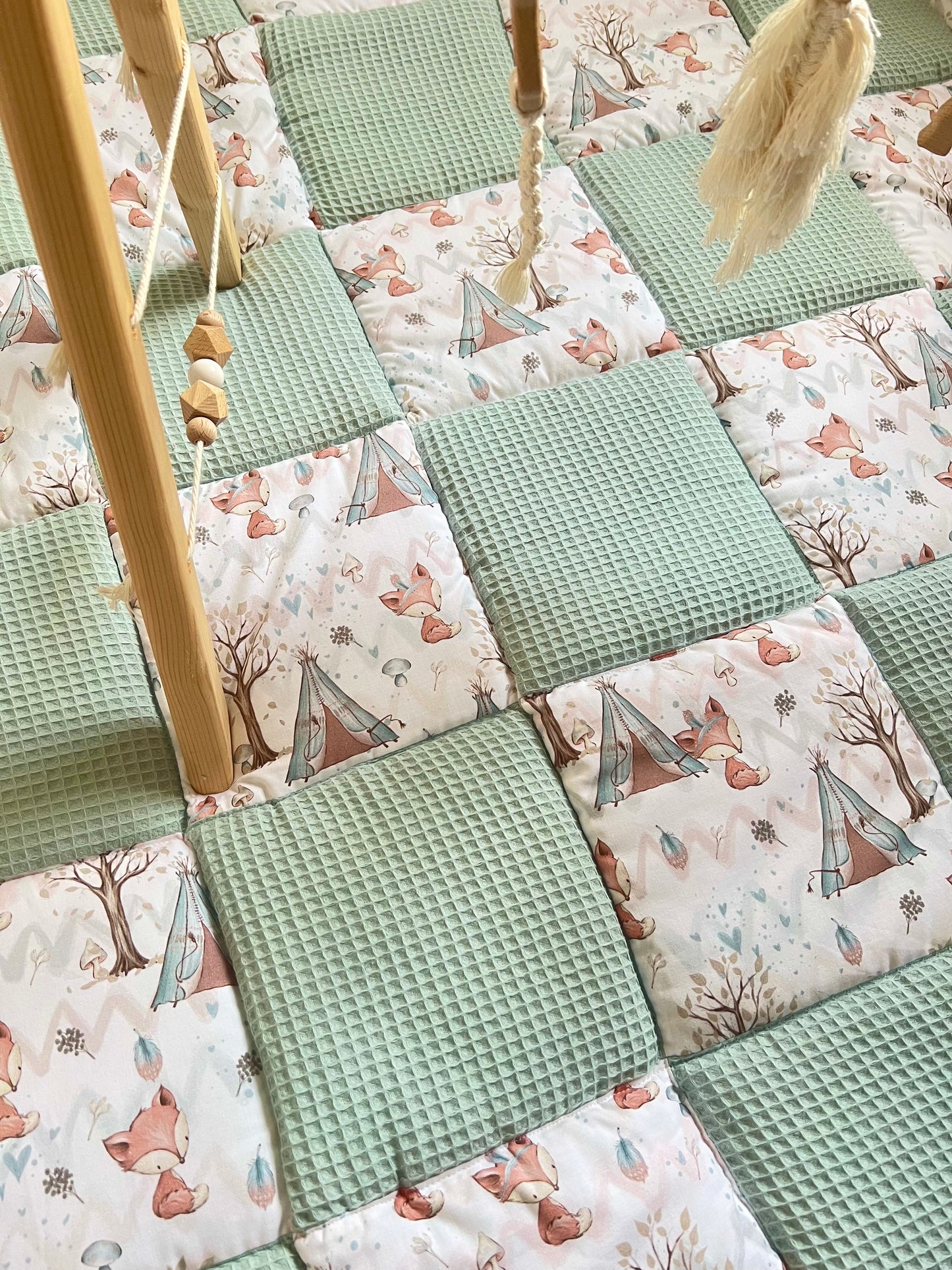 Krabbeldecke Patchwork „Füchse+Waffelpique hellgrün/mint“