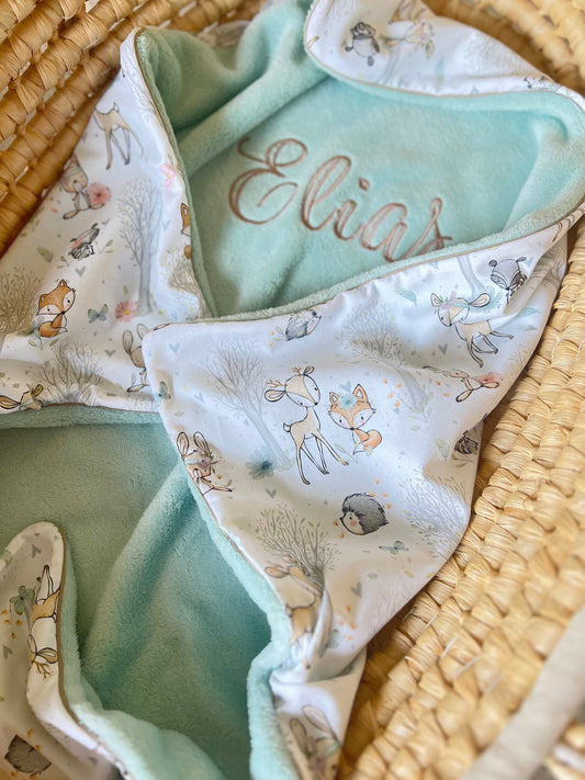 Kuscheldecke hellgrün/mint „Baby Waldtiere“ (einen Namen sticken ist gratis!)