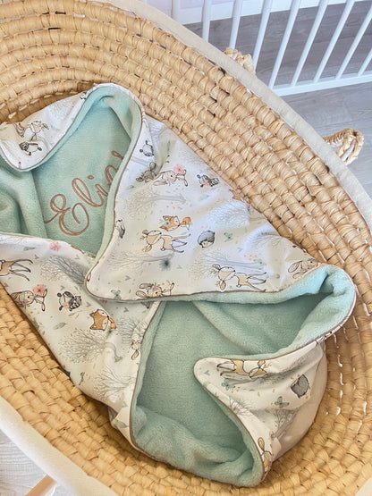 Kuscheldecke hellgrün/mint „Baby Waldtiere“ (einen Namen sticken ist gratis!)