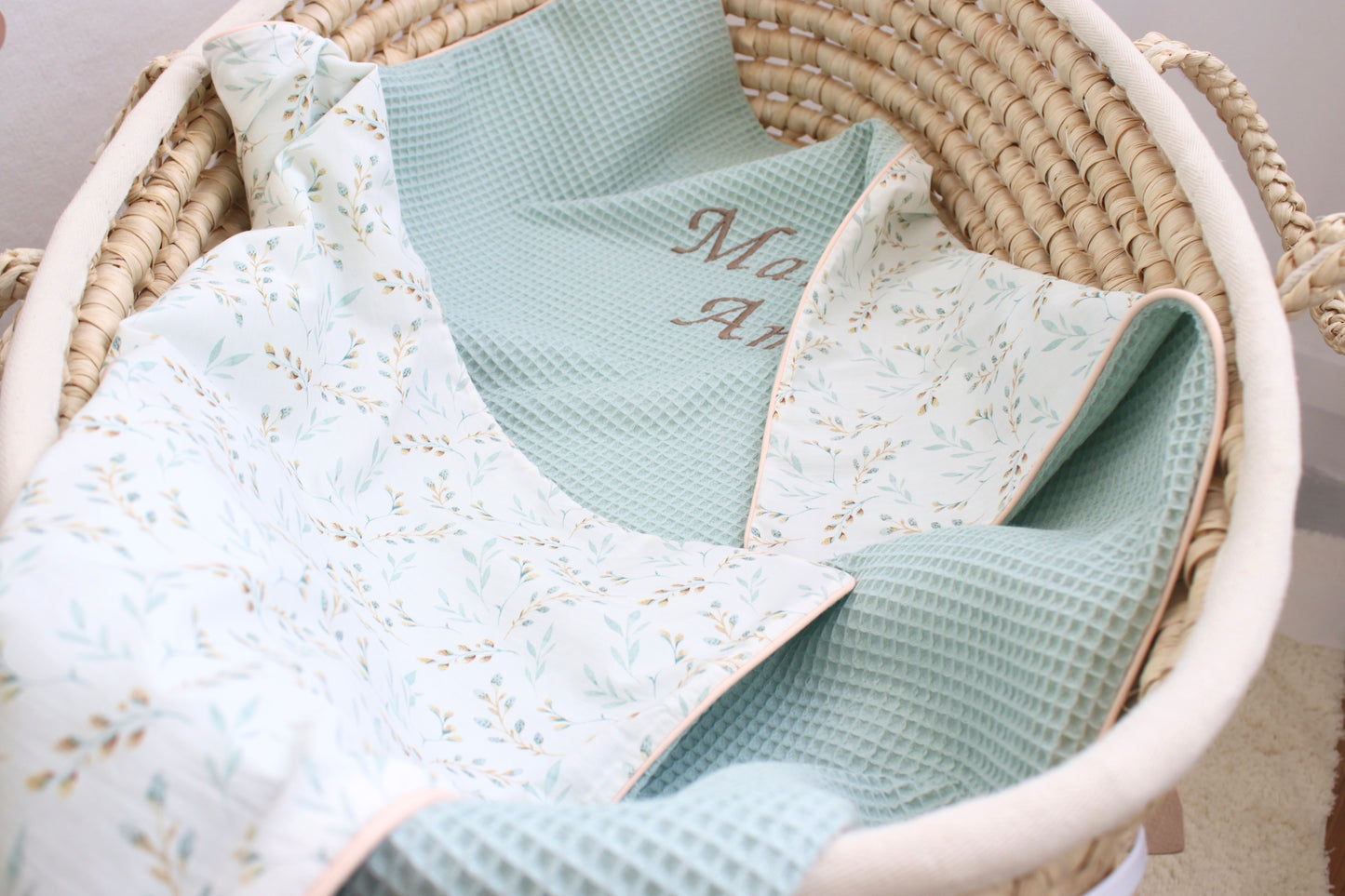 Babydecke "Pflanzen, Weidenkätzchen +Waffelpique hellgrün/mint" (einen Namen sticken ist gratis!)