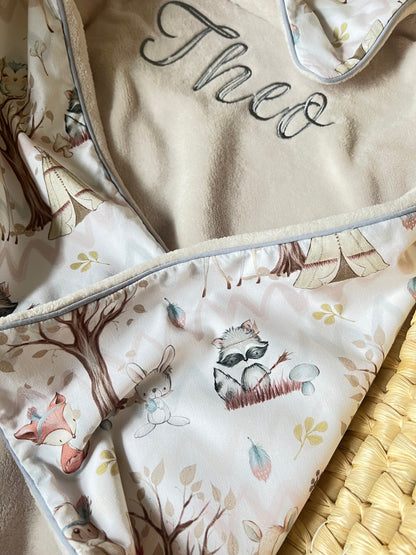 Kuscheldecke hellbeige „Waldtiere“ (einen Namen sticken ist gratis!)