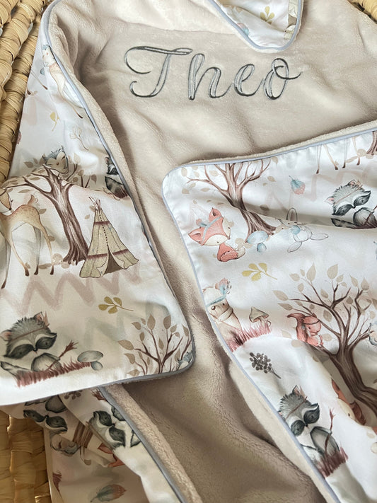Kuscheldecke hellbeige „Waldtiere“ (einen Namen sticken ist gratis!)