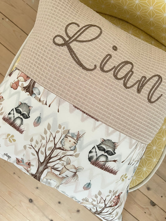 Kissen mit Name "Waldtiere +Waffelpique hellbeige" (einen Namen sticken ist gratis!)