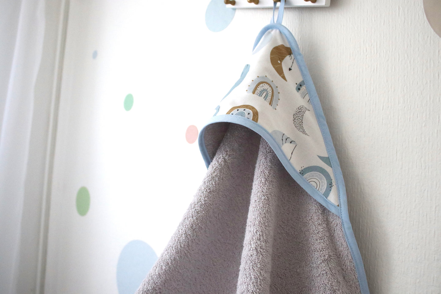 Kapuzenhandtuch  "Regenbogen Mond"