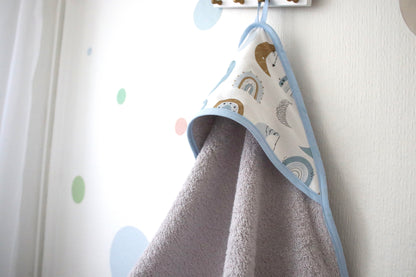 Kapuzenhandtuch  "Regenbogen Mond"