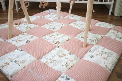 Krabbeldecke Patchwork „Baby Waldtiere+Waffelpique rosa/nude“