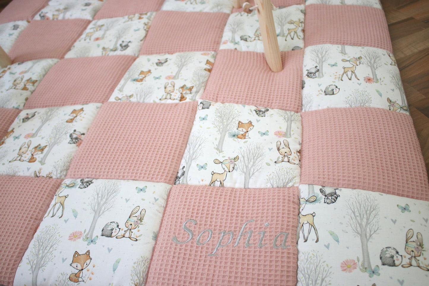 Krabbeldecke Patchwork „Baby Waldtiere+Waffelpique rosa/nude“