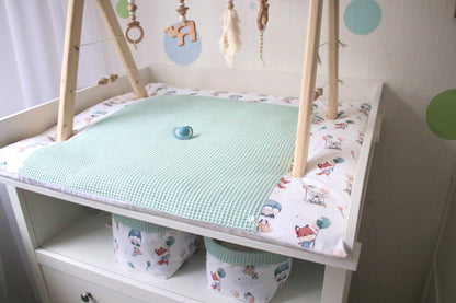Wickelauflage Set „Tiere mit Luftballons+Waffelpique hellgrün/mint“