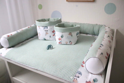 Wickelauflage Set „Tiere mit Luftballons+Waffelpique hellgrün/mint“