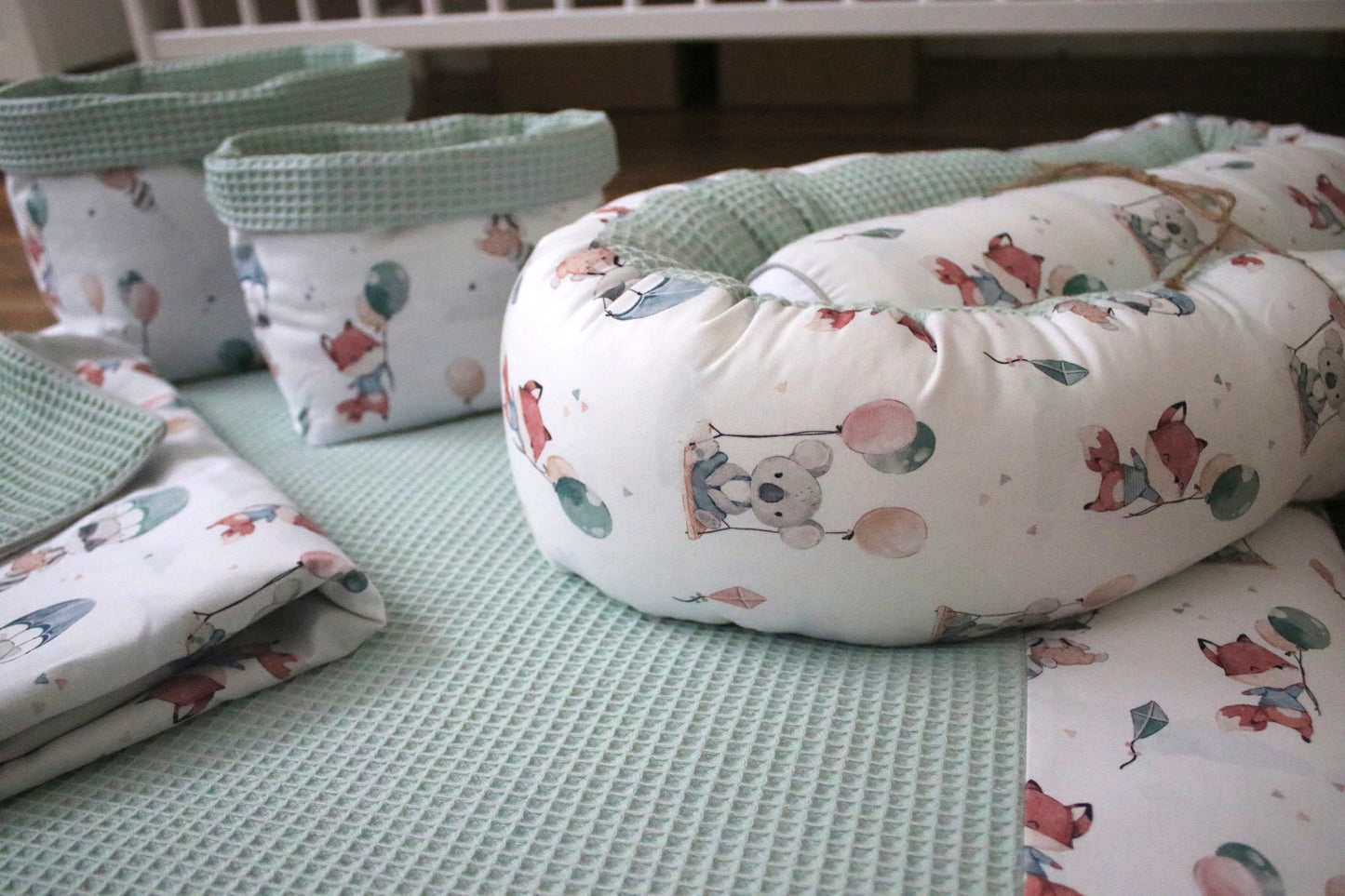 Wickelauflage Set „Tiere mit Luftballons+Waffelpique hellgrün/mint“