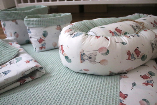 Wickelauflage Set „Tiere mit Luftballons+Waffelpique hellgrün/mint“