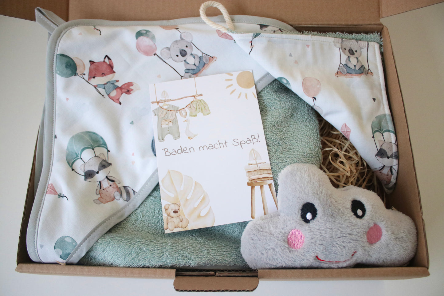 Geschenk Box "Kapuzenhandtuch Tiere mit Luftballons“
