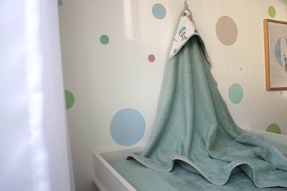 Geschenk Box "Kapuzenhandtuch Tiere mit Luftballons“