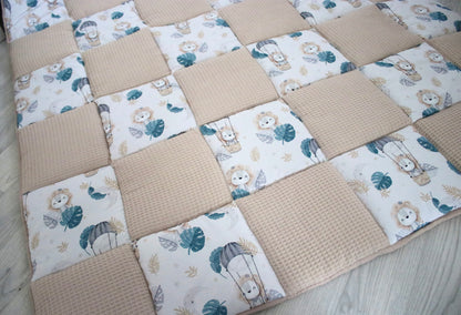 Krabbeldecke Patchwork „Löwe+Waffelpique hellbeige“