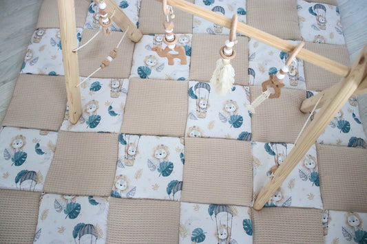 Krabbeldecke Patchwork „Löwe+Waffelpique hellbeige“