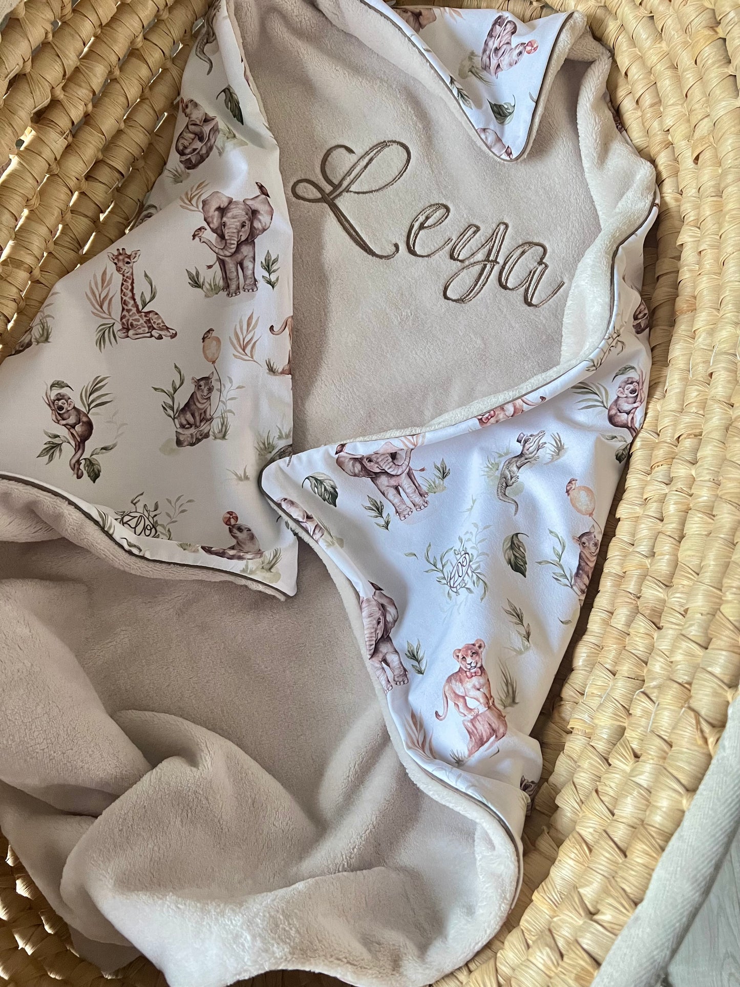 Kuscheldecke hellbeige „Zoo, Safari“ (einen Namen sticken ist gratis!)
