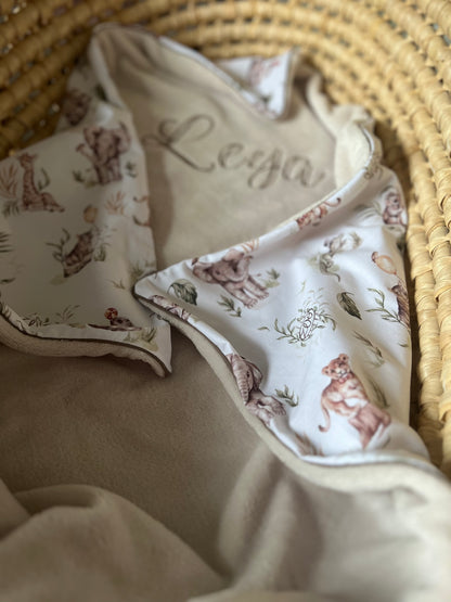 Kuscheldecke hellbeige „Zoo, Safari“ (einen Namen sticken ist gratis!)