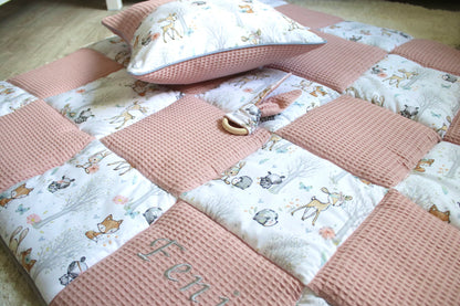 Krabbeldecke Patchwork „Baby Waldtiere+Waffelpique rosa/nude“
