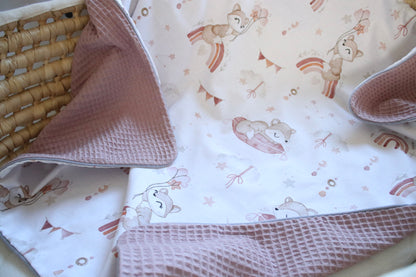 Babydecke "Füchse auf Regenbogen +Waffelpique altrosa" (einen Namen sticken ist gratis!)