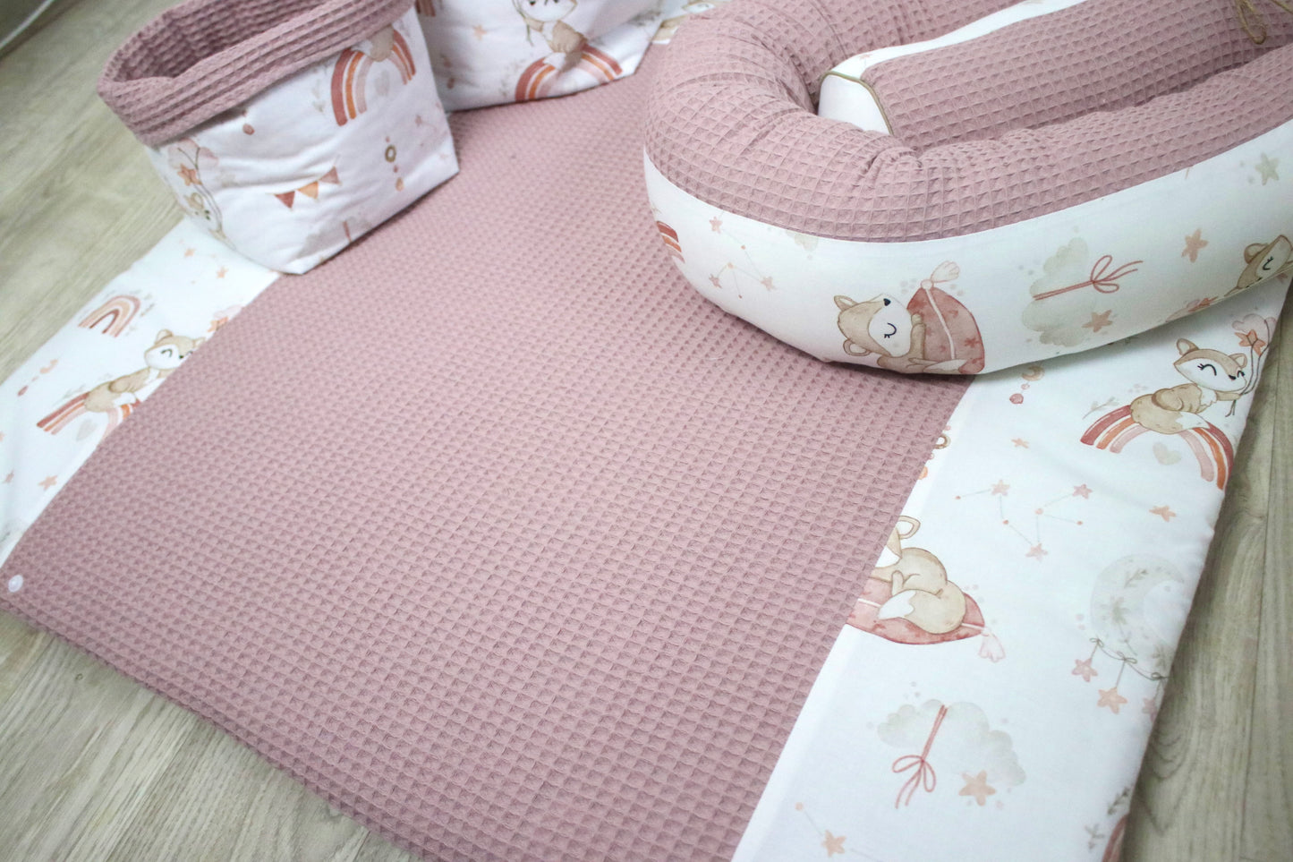 Wickelauflage Set „Füchse auf Regenbogen+Waffelpique altrosa“