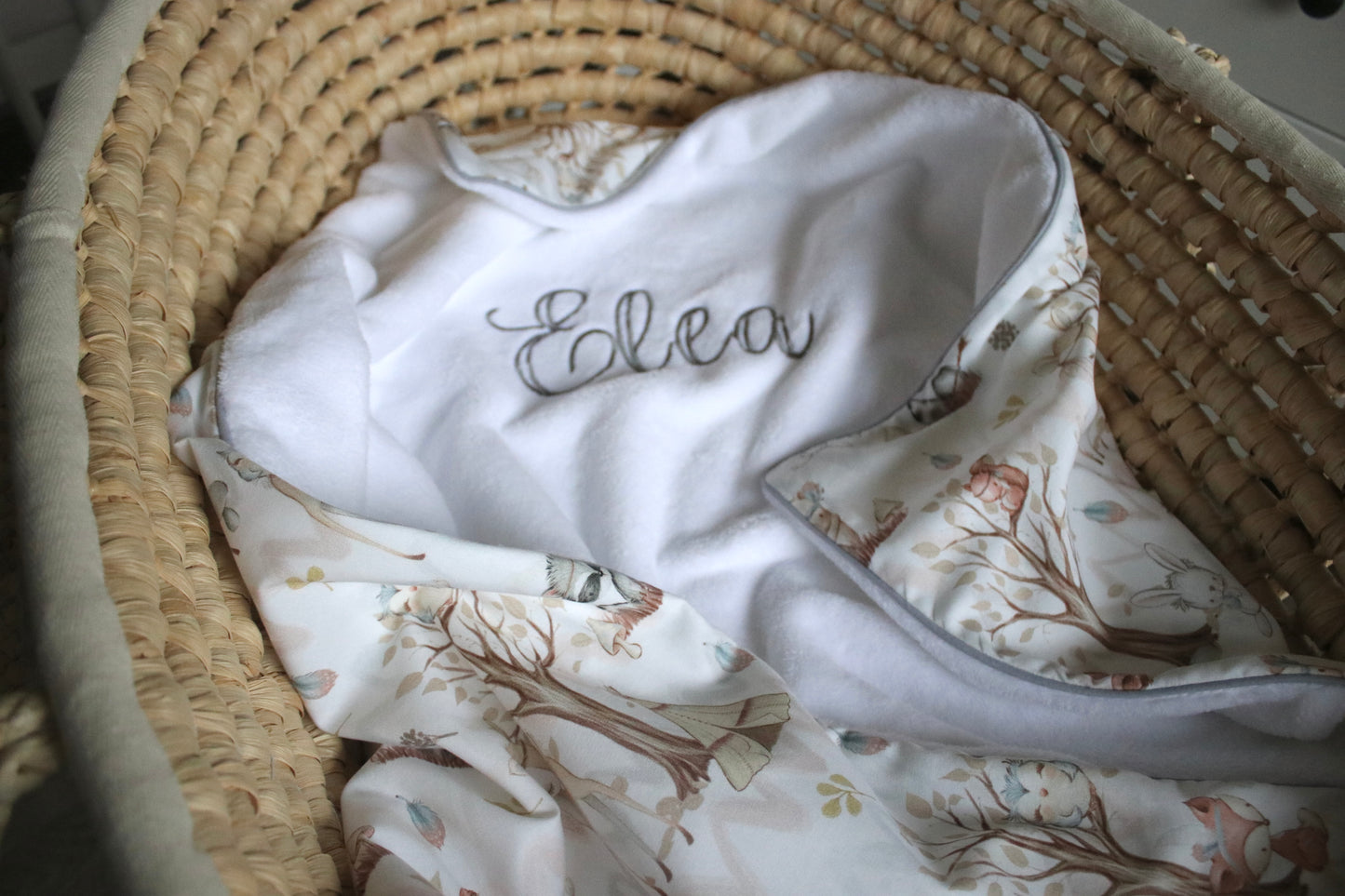 Kuscheldecke weiß „Waldtiere“ (einen Namen sticken ist gratis!)