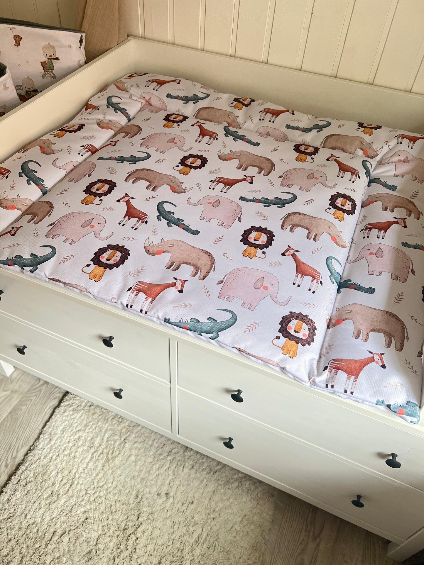 Wasserabweisende Wickelauflage "Afrika“