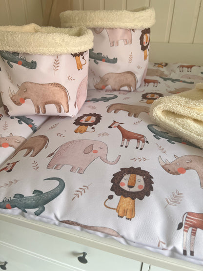 Wasserabweisende Wickelauflage "Afrika“