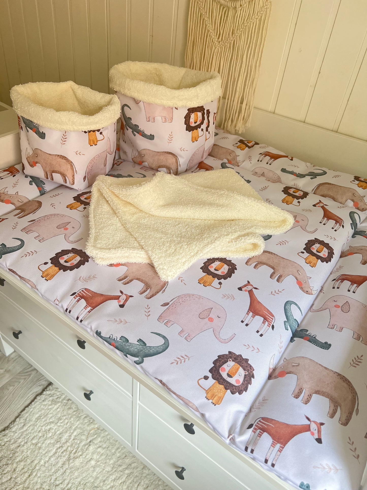 Wasserabweisende Wickelauflage "Afrika“