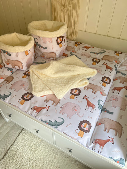 Wasserabweisende Wickelauflage "Afrika“