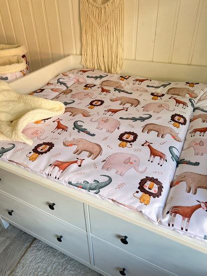 Wasserabweisende Wickelauflage "Afrika“