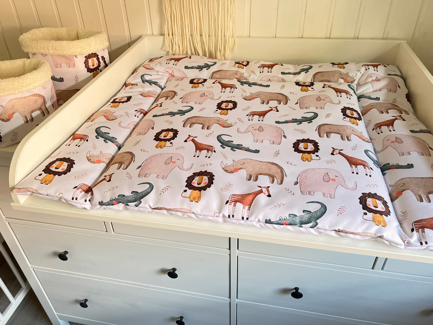 Wasserabweisende Wickelauflage "Afrika“