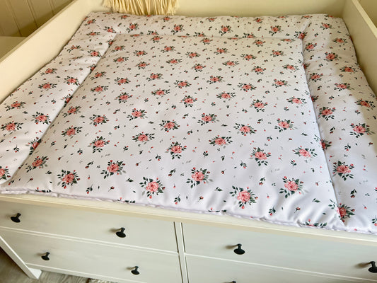 Wasserabweisende Wickelauflage "Blumen Pflanzen“