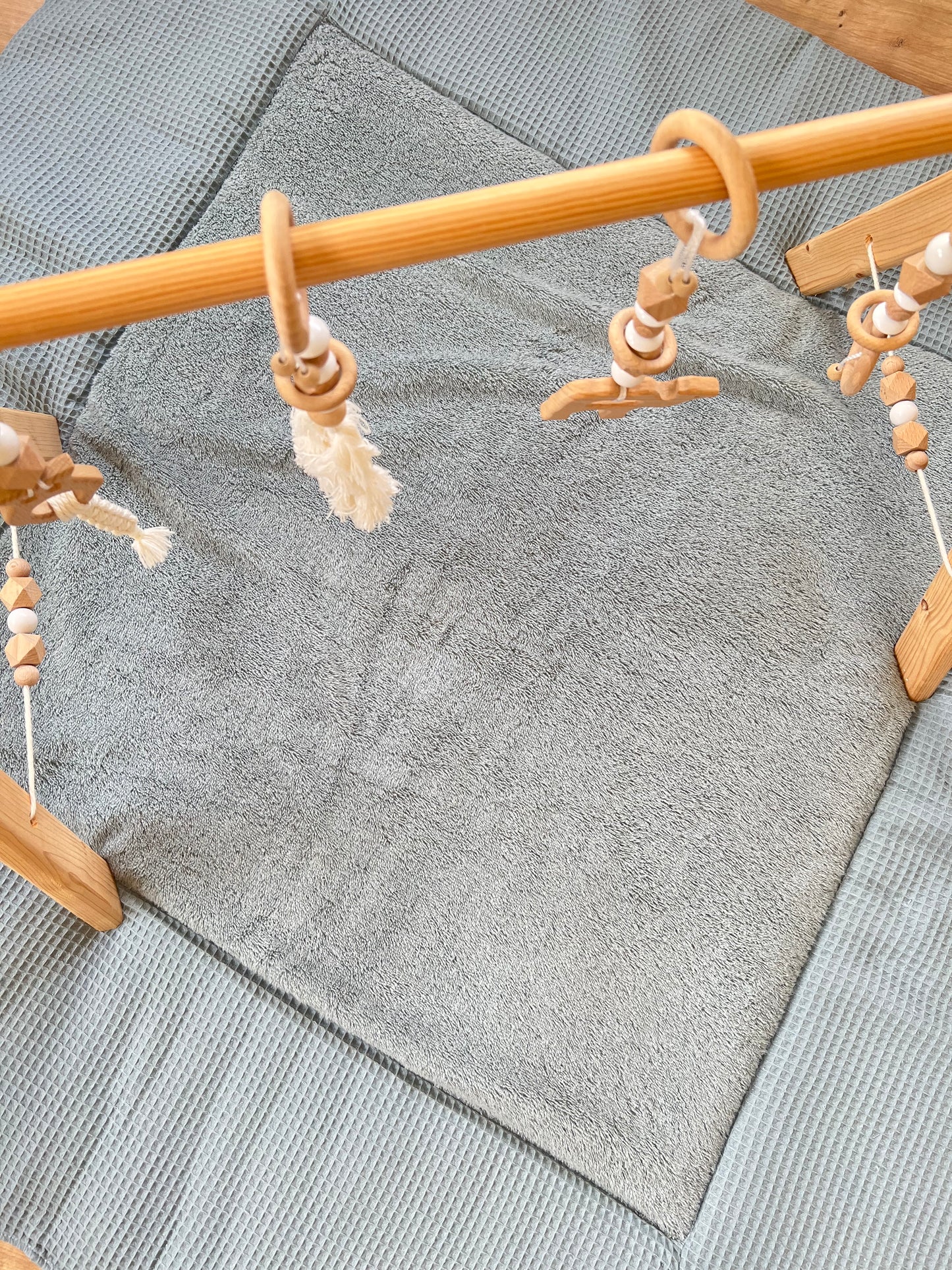 Krabbeldecke „Frottee altgrün+Waffelpique altgrün"