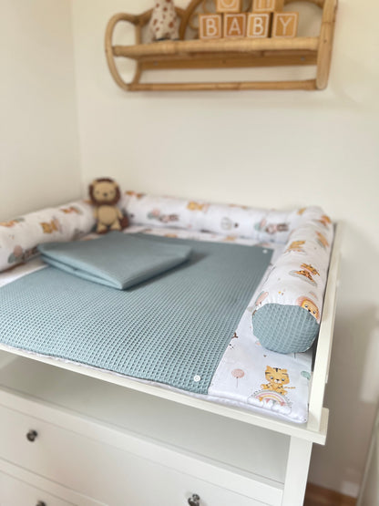 Wickelauflage Set „Tiere auf Wolke+Waffelpique hellgrün/mint“