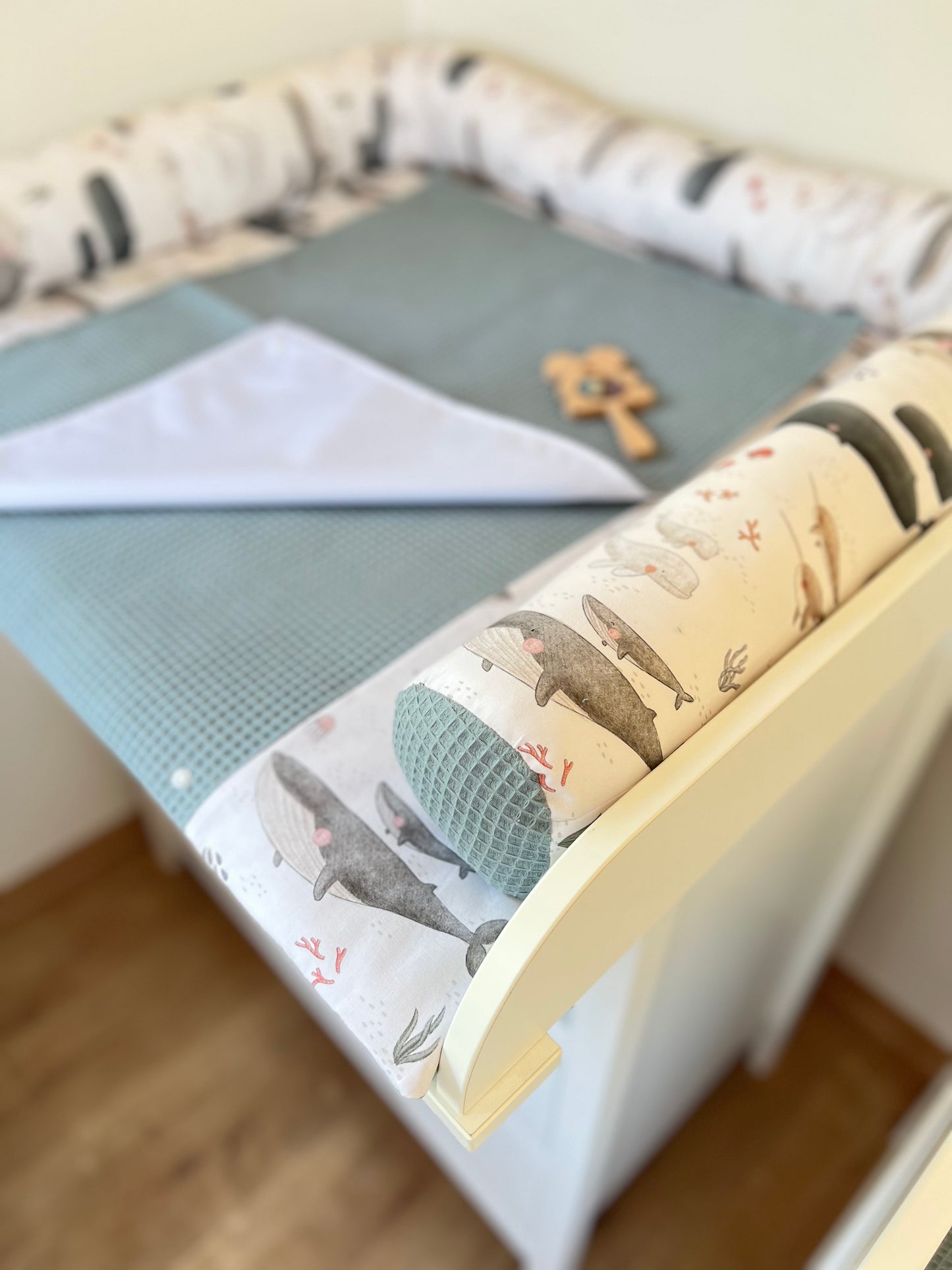 Wickelauflage Set „Wal, Ozean+Waffelpique altgrün“